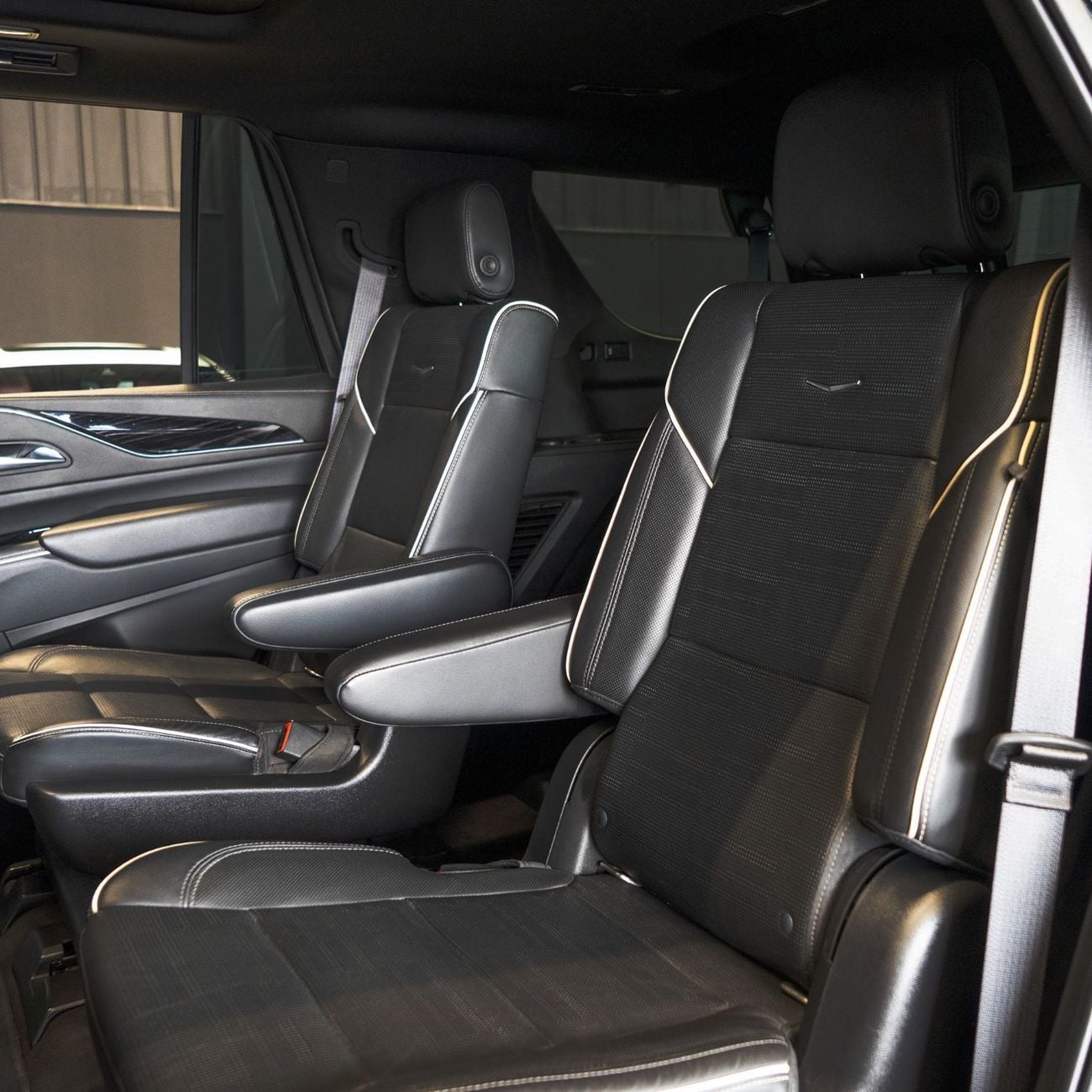 Cadillac Escalade AED 3,832 P.M • 0% Downpayment • Cadillac Escalade Premium Luxury Platinum  • 1 Year Warranty