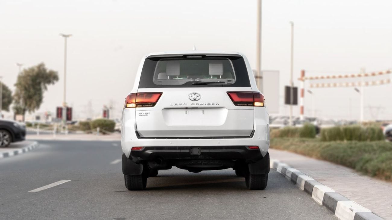 تويوتا لاند كروزر GXR 2026 Toyota Land Cruiser 3.3L AT Diesel (White-Beige) Basic