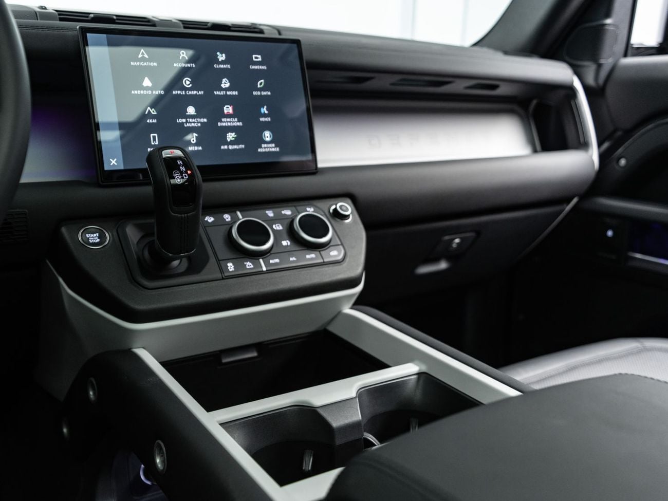 Land Rover Defender 90 S P300 BUY NOW, PAY 2027 | THE BLACKLINE STANDARD | 2029 Al Tayer Warranty + Service Contract, GCC