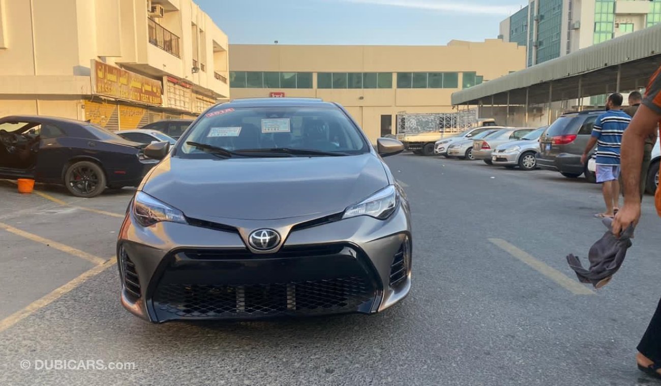 Toyota Corolla 2018 XLE Full Option Passing from RTA Dubai For Urgent SALE