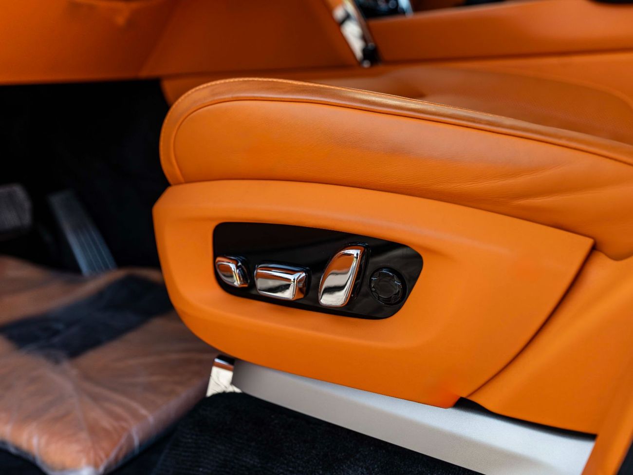 Rolls-Royce Cullinan Silver Badge