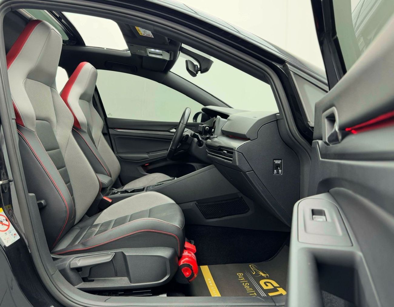 Volkswagen Golf GTI 2021 Volkswagen Golf GTI P2, 2026 VW Warranty, VW Service History, Excellent Condition, GCC