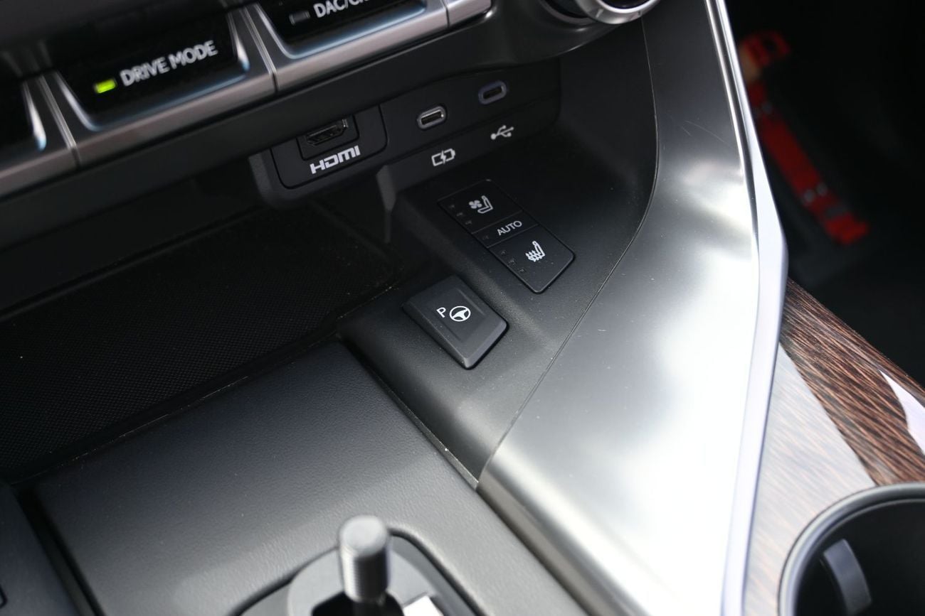 Lexus LX700h Lexus LX700h Signature 3.5L Twin-Turbo + Hybrid V6, Petrol, Model 2025