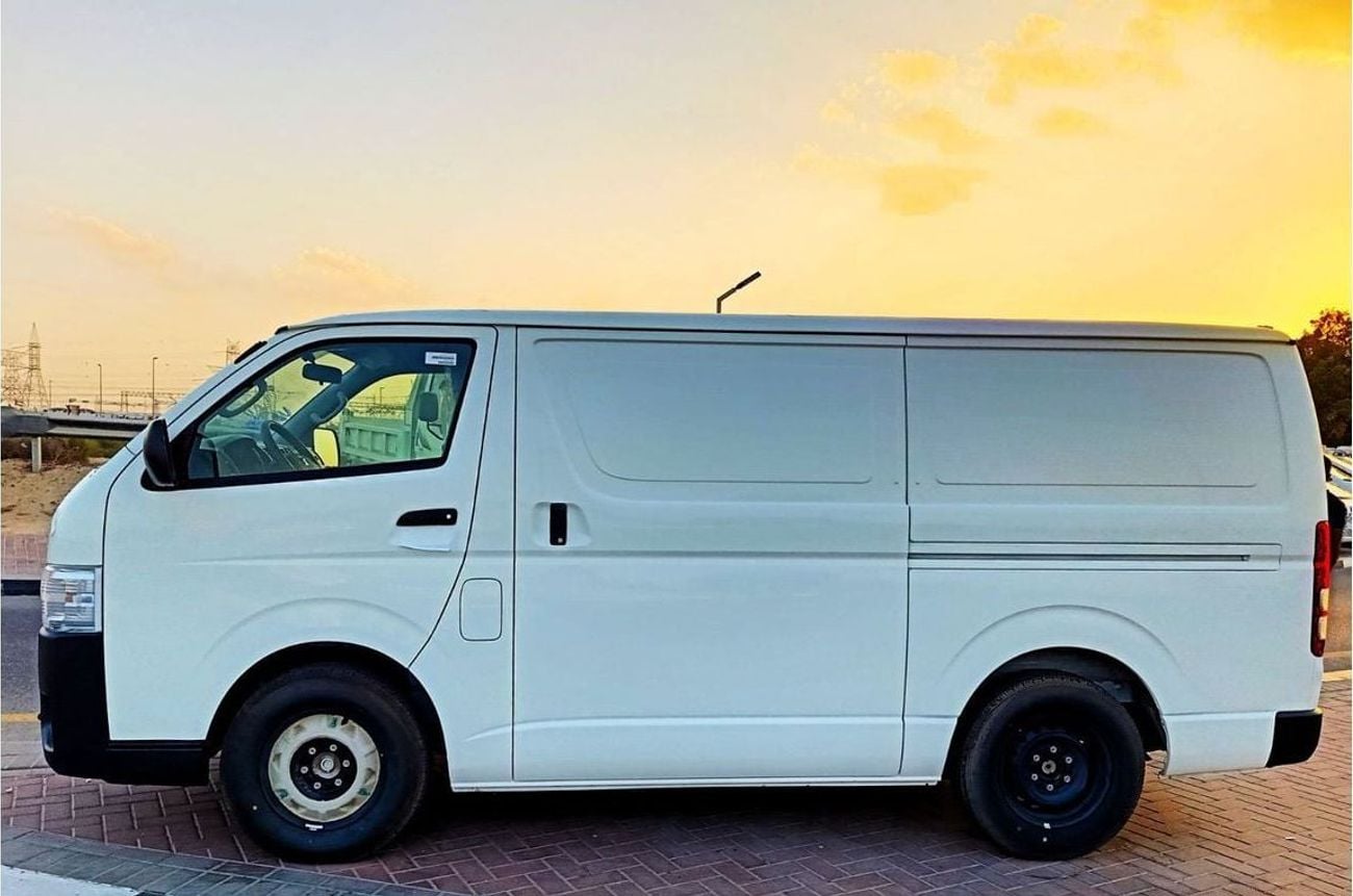 تويوتا هاياس TOYOTA HAICE STD ROOF CARGO 2.5L DIESEL M/T 2024 MODEL