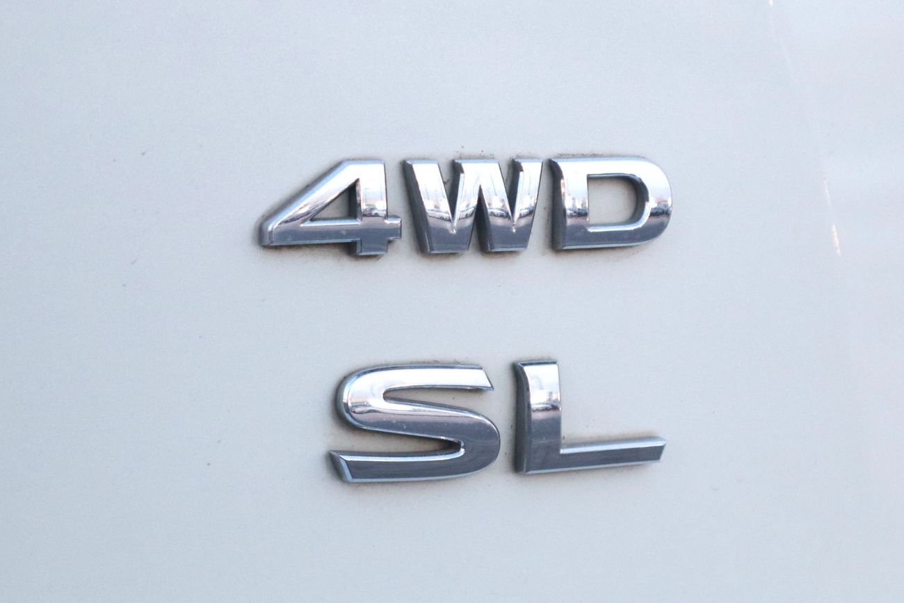 Nissan Pathfinder SL 3.5L (260 HP) 4WD