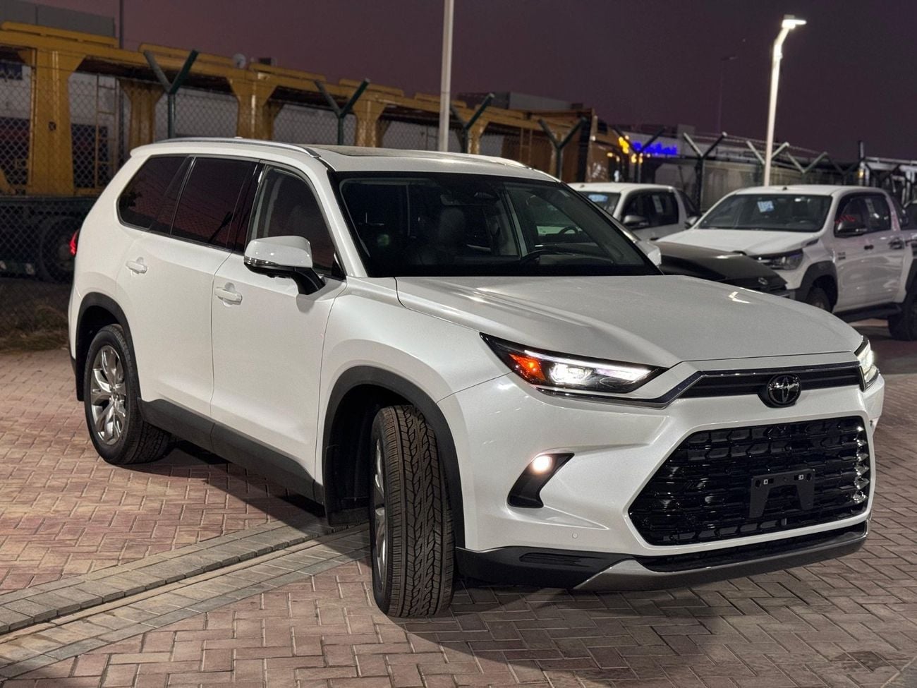 Toyota Grand Highlander LIMITED PETROL