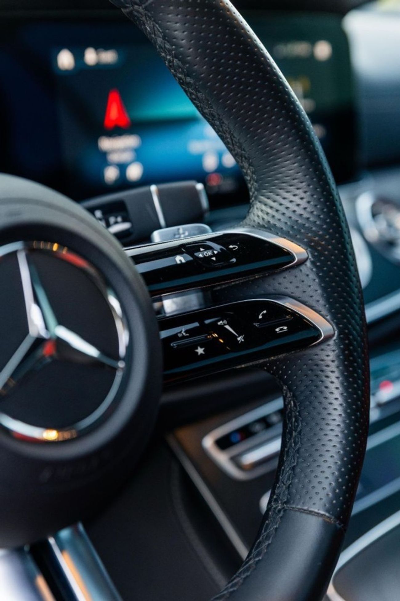 مرسيدس بنز E200 3years warranty and2 years service Contact numbe