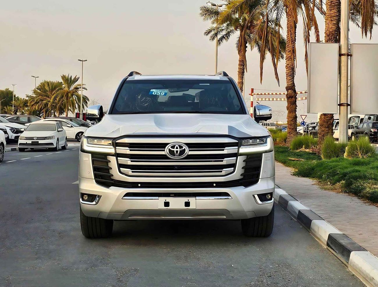 Toyota Land Cruiser LC300 / VXR / 3.3L Diesel / HIGH OPTION (CODE # 68006)