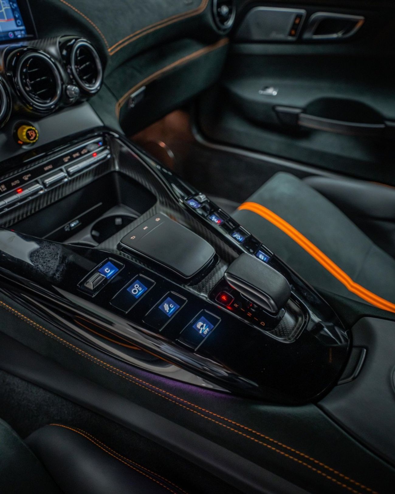 مرسيدس بنز AMG GT S Mercedes GT-Black Series • Model year: 2021 • ⁠Mileage: 1,000km • ⁠GCC Specs • ⁠Warranty and Service