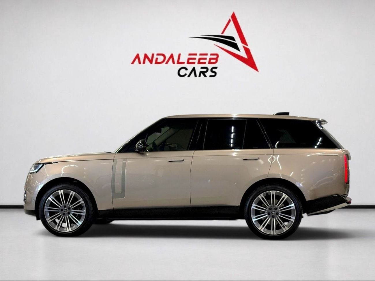 Land Rover Range Rover HSE P530 RANGE ROVER HSE P530 | AGENCY WARRANTY & FULL SERVICE HISTORY | 2023 | GCC SPECS