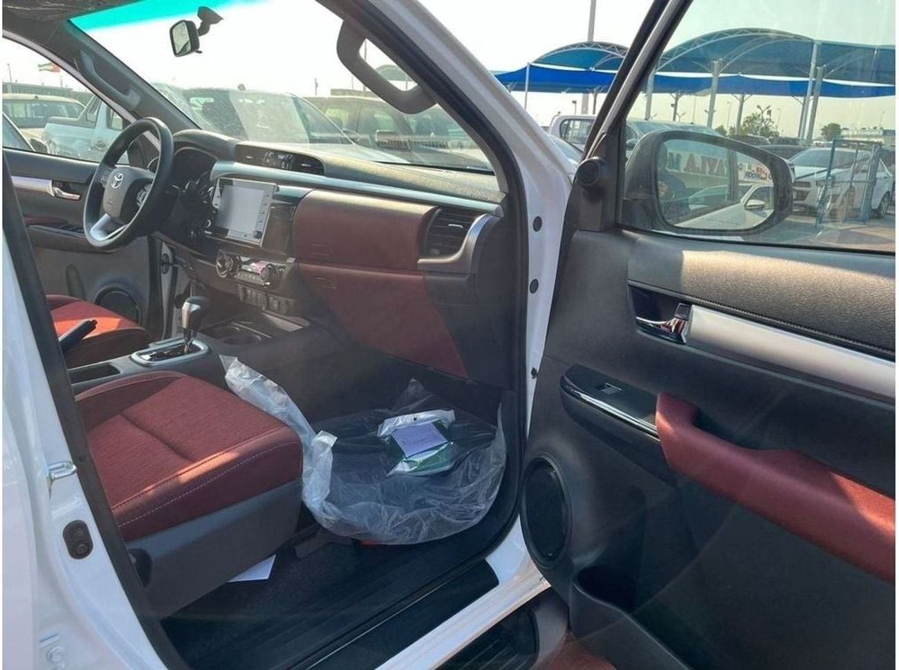 Toyota Hilux TOYOTA HILUX 2.7 AT FULL OPTION WITHOUT PUSH START WHITE 2025