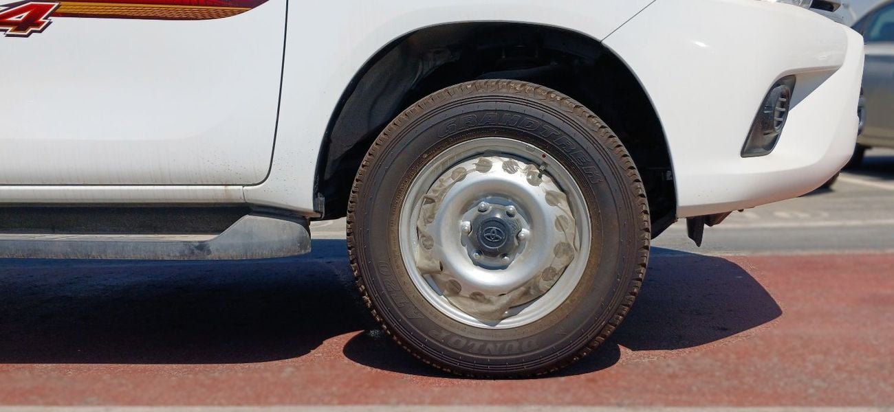 Toyota Hilux 2.4L Diesel Manual 4x4 SC 2026YM