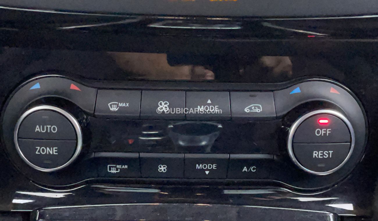 Infiniti Q30 Lexue 1600