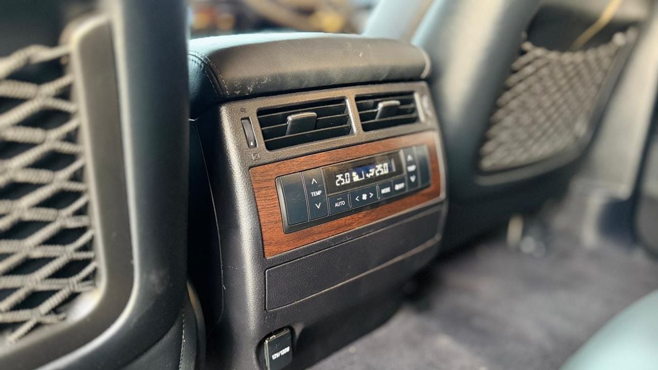 تويوتا لاند كروزر -