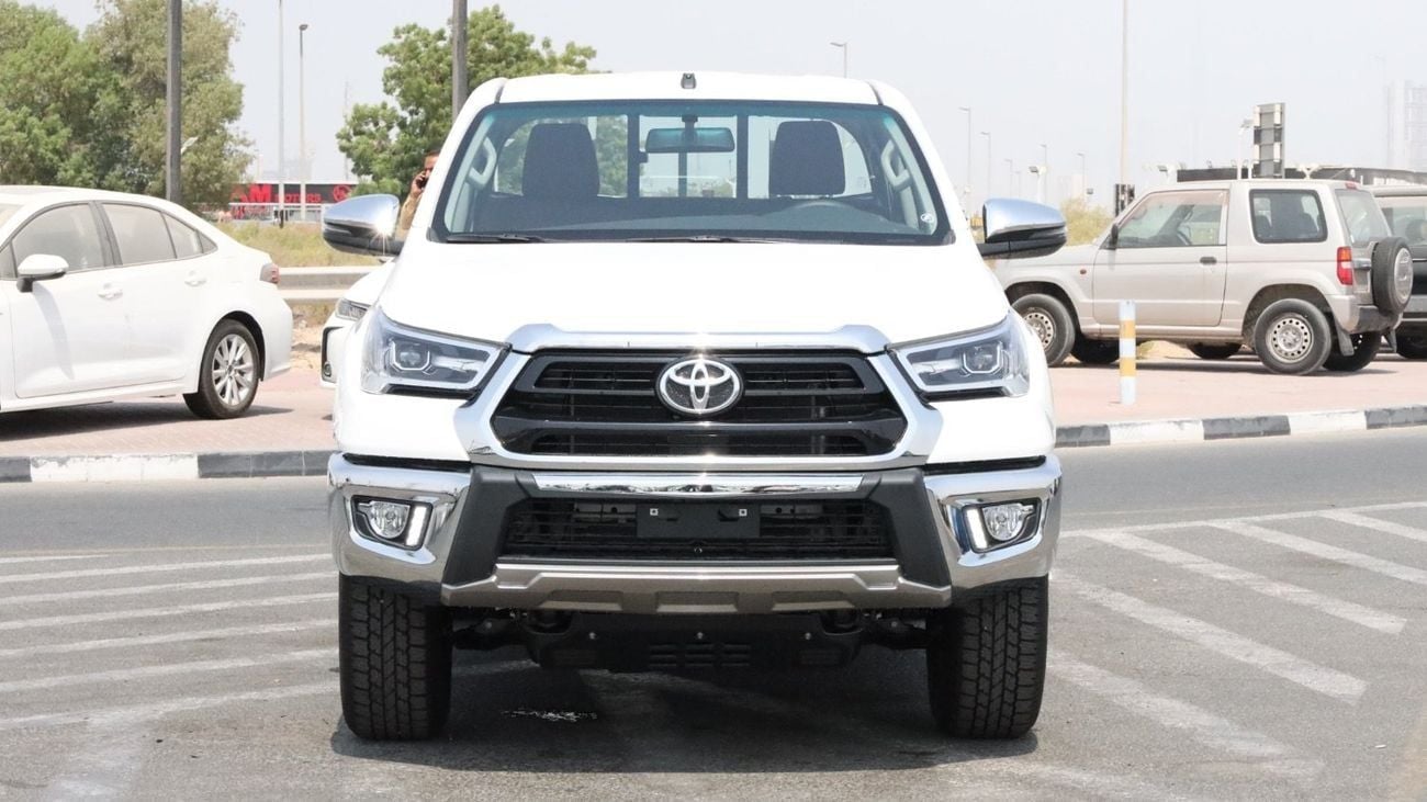 تويوتا هيلوكس TOYOTA HILUX SR5 2.7L A/T full option