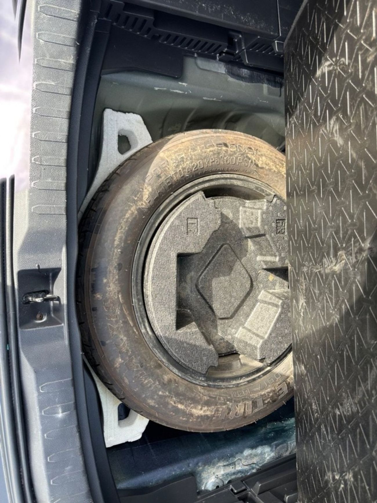 تويوتا راف ٤ Hybrid XSE, sunroof,leather seats, push start Full Option