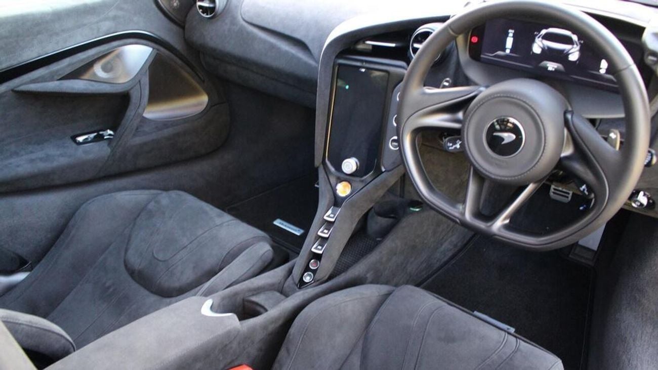 مكلارين 750S V8 2dr SSG Auto 4.0 (EXPORT ONLY) RIGHT HAND DRIVE