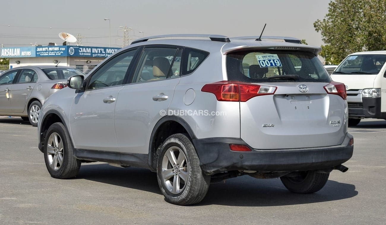 Used Toyota RAV 4 2015 for sale in Dubai - 304836