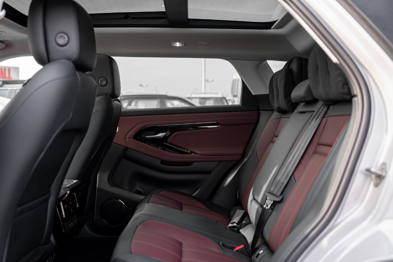 لاند روفر رانج روفر إيفوك Land Rover Evoque R Dynamic SE 2026 Automatic 0 Km 4 Cylinder All Wheel Drive (AWD) SUV Light Gray