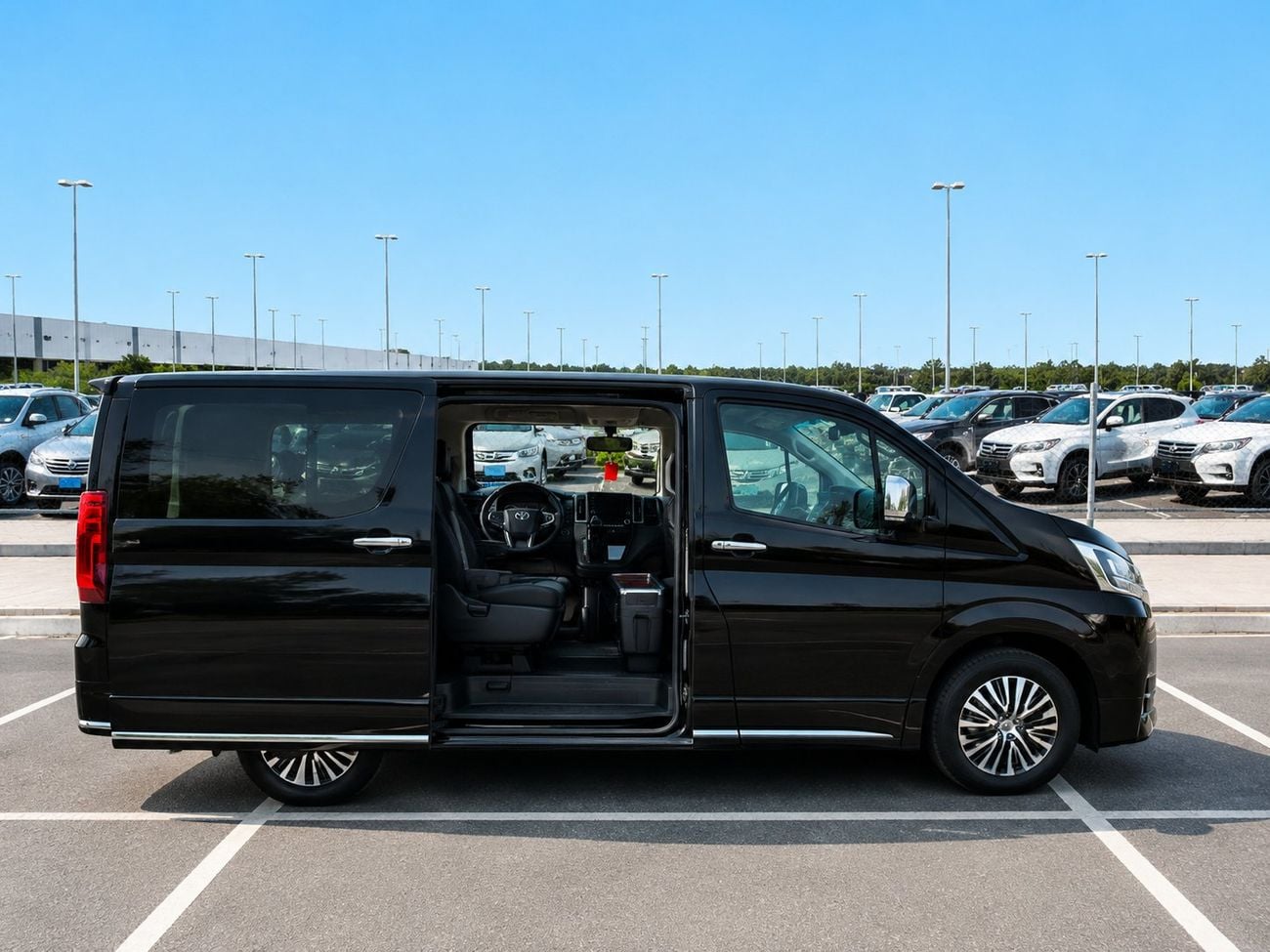 تويوتا جرافينا Premium - 3.5L Petrol Auto - 6 Seats - Black Interior - 2026 Model