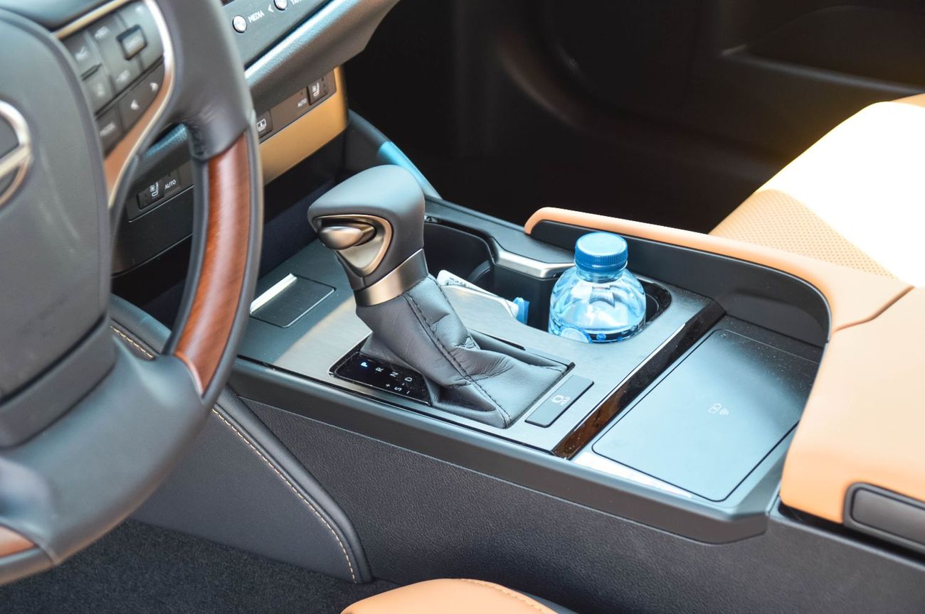 لكزس ES 350 LEXUS ES350 3.5L FWD 4DOOR SEDAN 2025