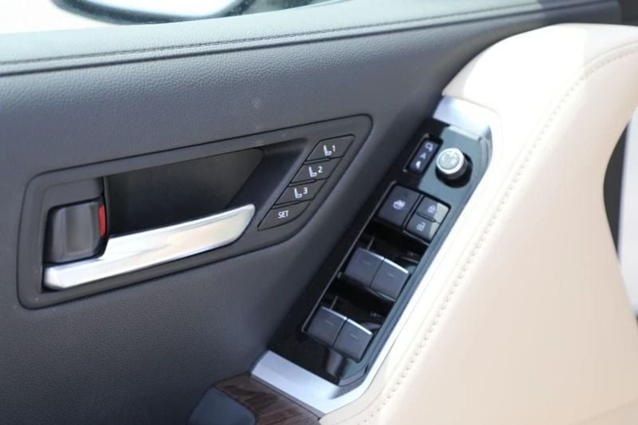 Toyota Land Cruiser 2025 Toyota Land Cruiser 300 VX 4.0 AT Petrol (White-Beige)