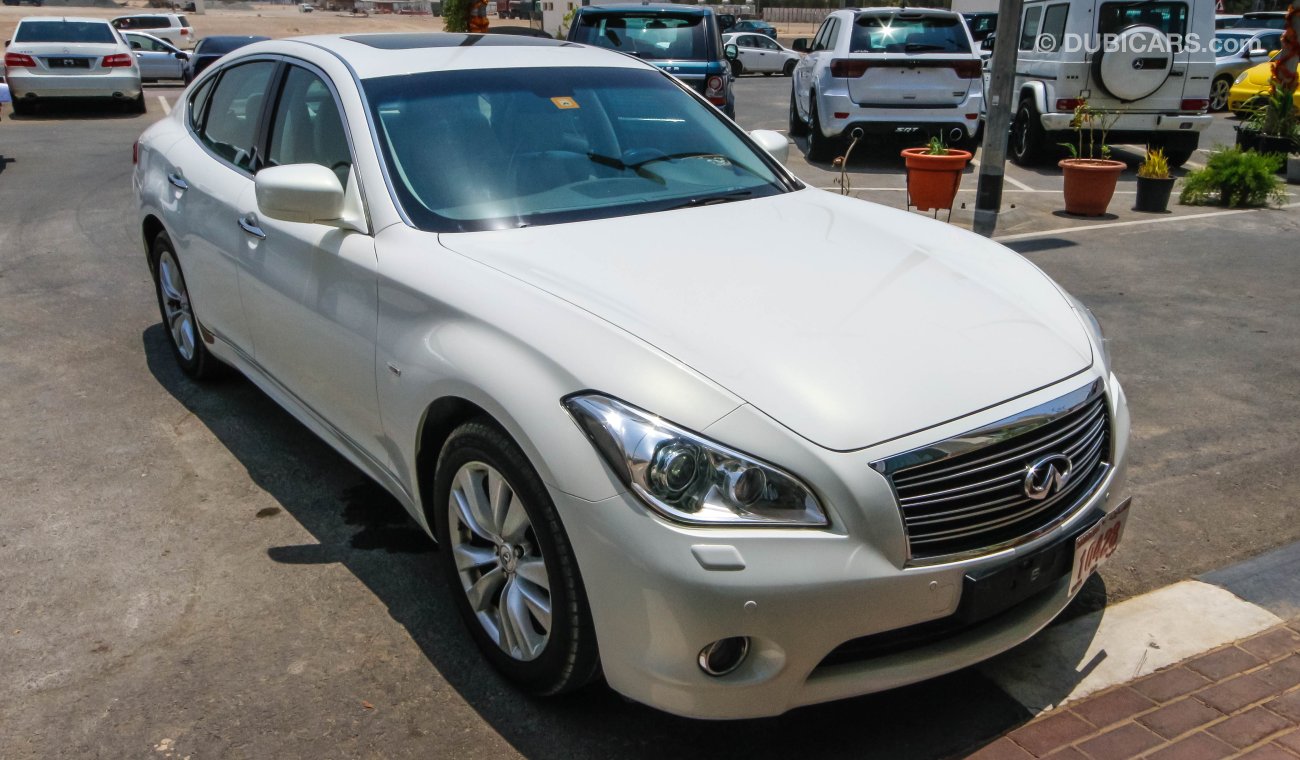 Infiniti M37