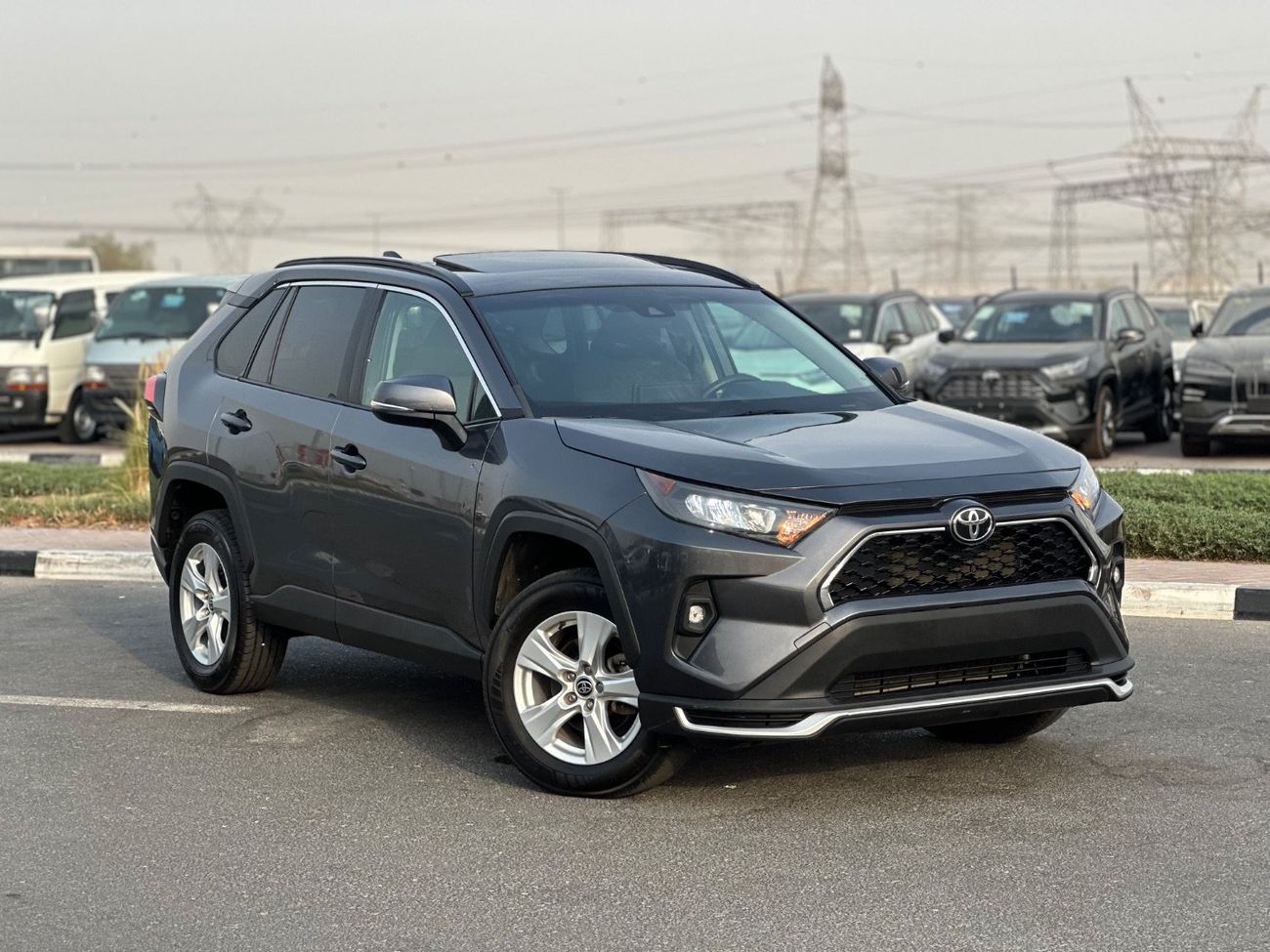 تويوتا راف ٤ XLE Sunroof,push start Full Option