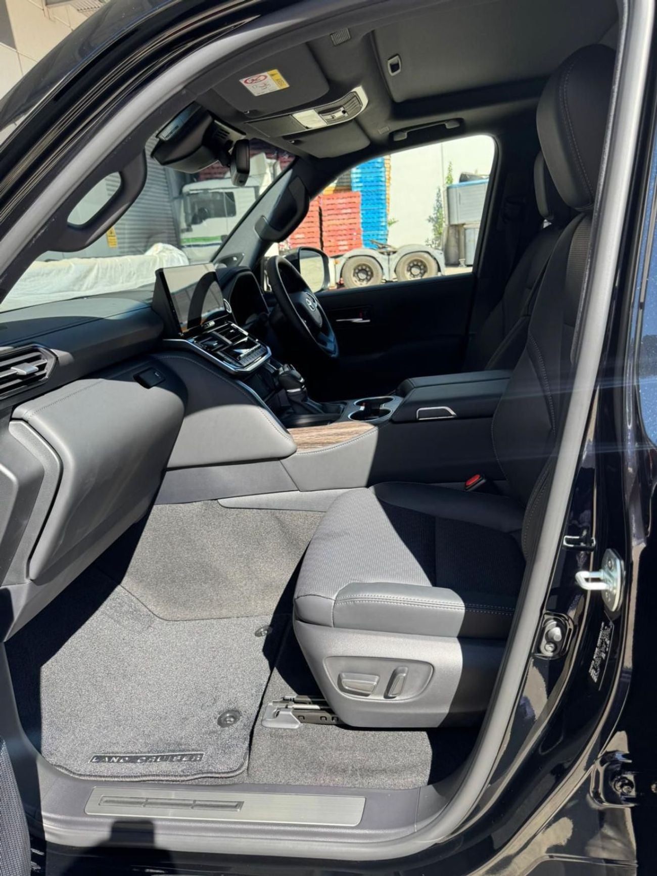 تويوتا لاند كروزر Sahara 3.3L Diesel Twin Turbo 7 Seater