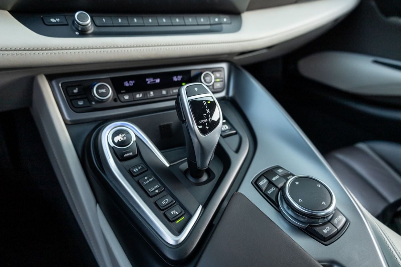 BMW i8 STD (1.5L · 3 Cyl · Automatic · Hybrid · Coupe · All Wheel Drive · 4 Seats · 2 Door) BMW i8 eDrive 2016 GCC