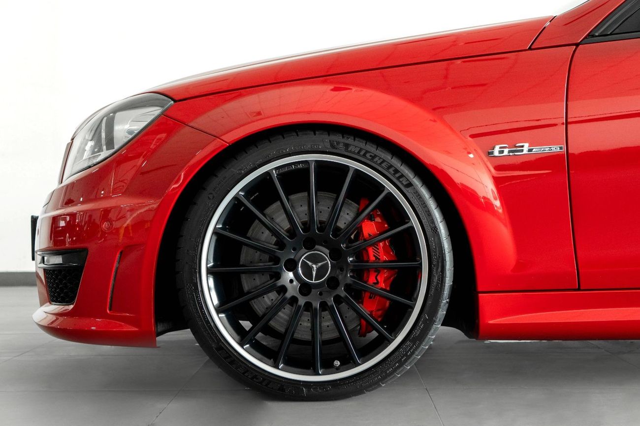 Mercedes-Benz C 63 AMG Std 2013 Mercedes-Benz C63 AMG Performance Pack / Full-Service History