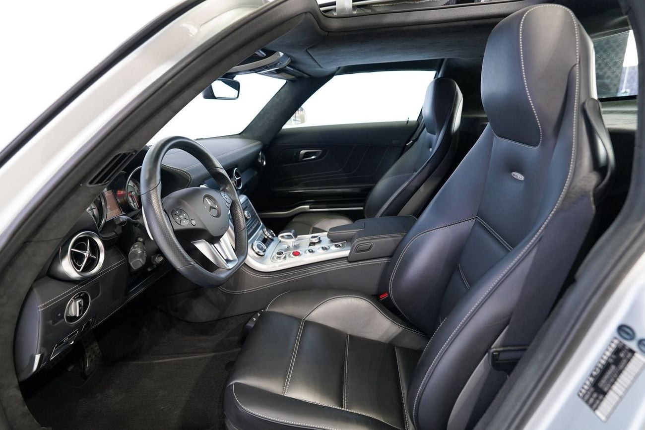 مرسيدس بنز SLS AMG Std 6.2L