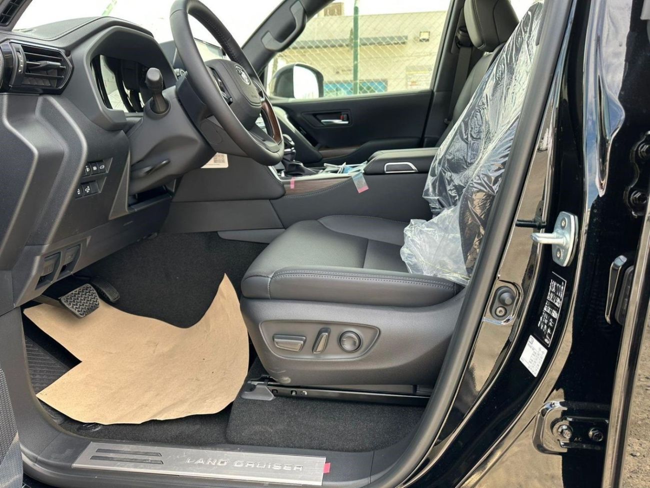 Toyota Land Cruiser 2025 Toyota Land Cruiser GXR 4.0L AT Petrol (High Option)