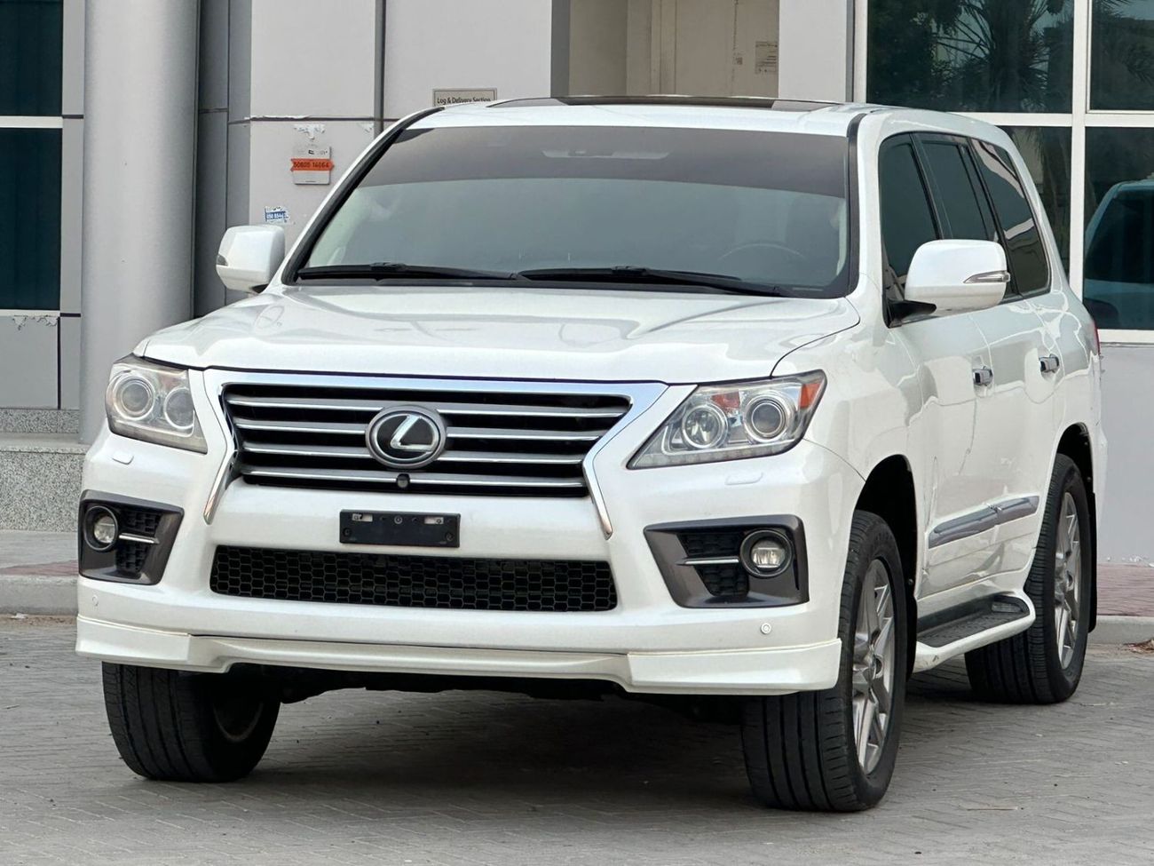 لكزس LX 570 تيتانيوم بلس