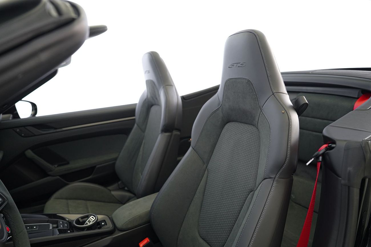 بورش 911 CARRERA GTS CABRIOLET