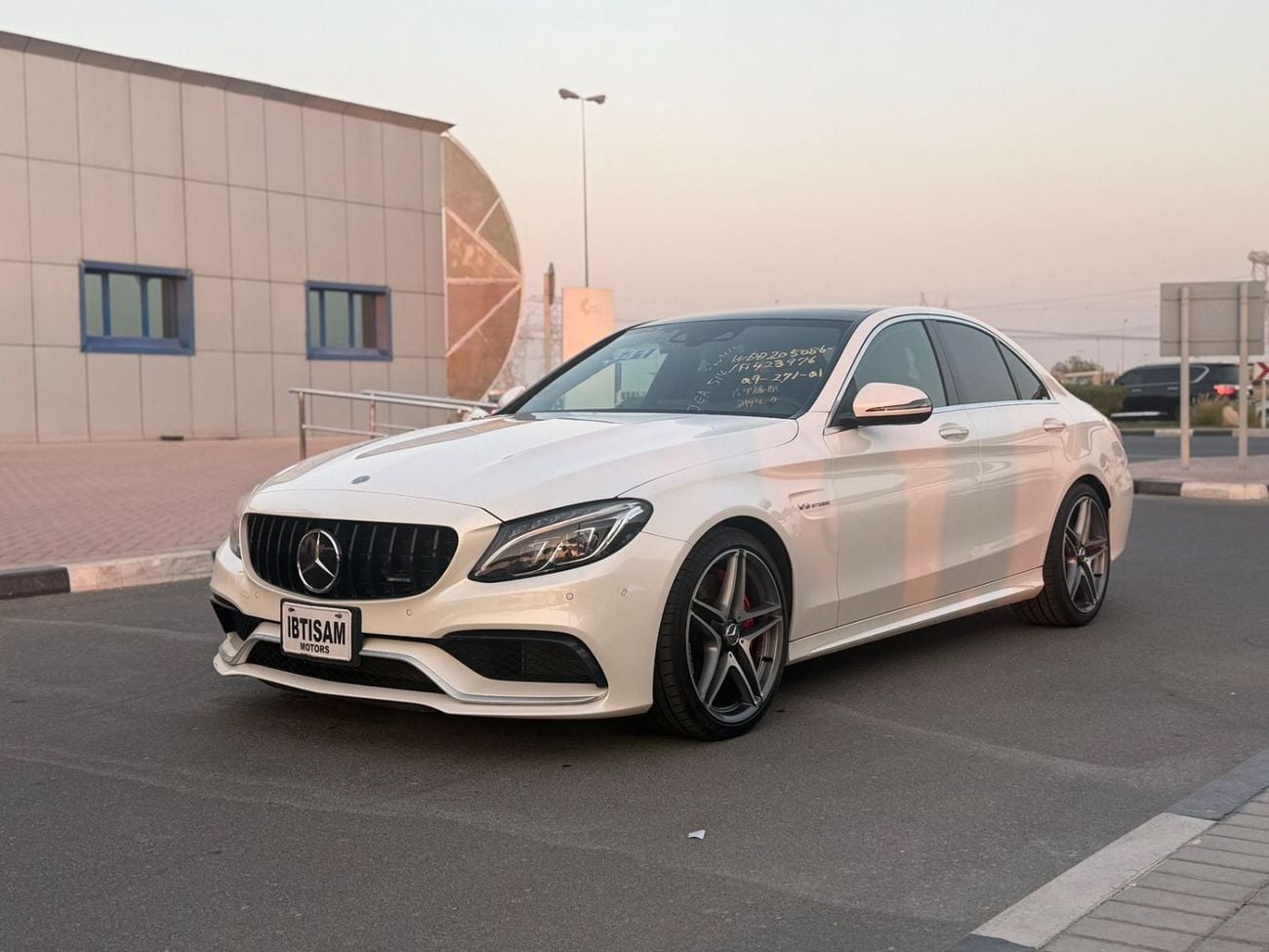 Mercedes-Benz C 63 AMG MERCEDES C 63 AMG WHITE 2017
