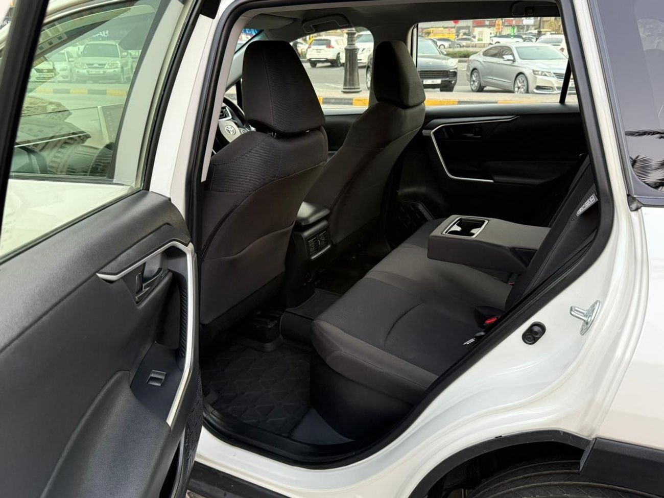 تويوتا راف ٤ Petrol & Hybrid Exported From Australia Right Hand Drive