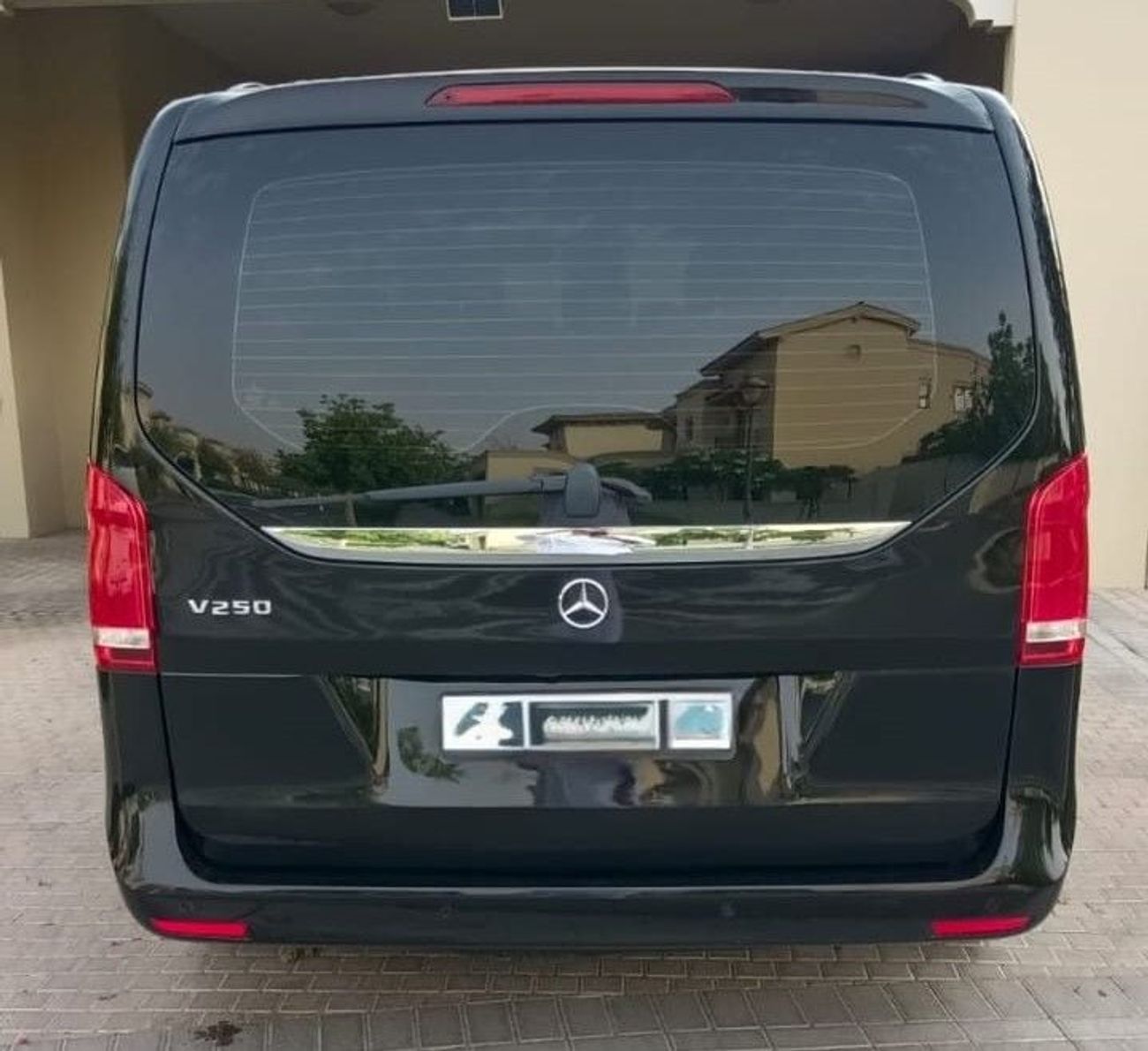 Mercedes-Benz V 250 2.0L PETROL 6 SEATER AUTOMATIC TRANSMISSION