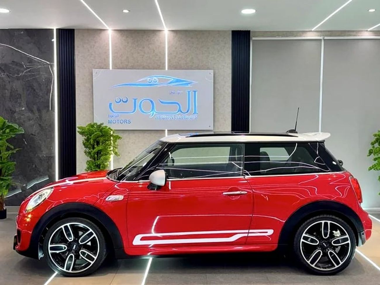 ميني كوبر BEAUTIFUL S ** JCW ** ACCIDENT FREE || GCC || TOP OPTIONS || CONDITION