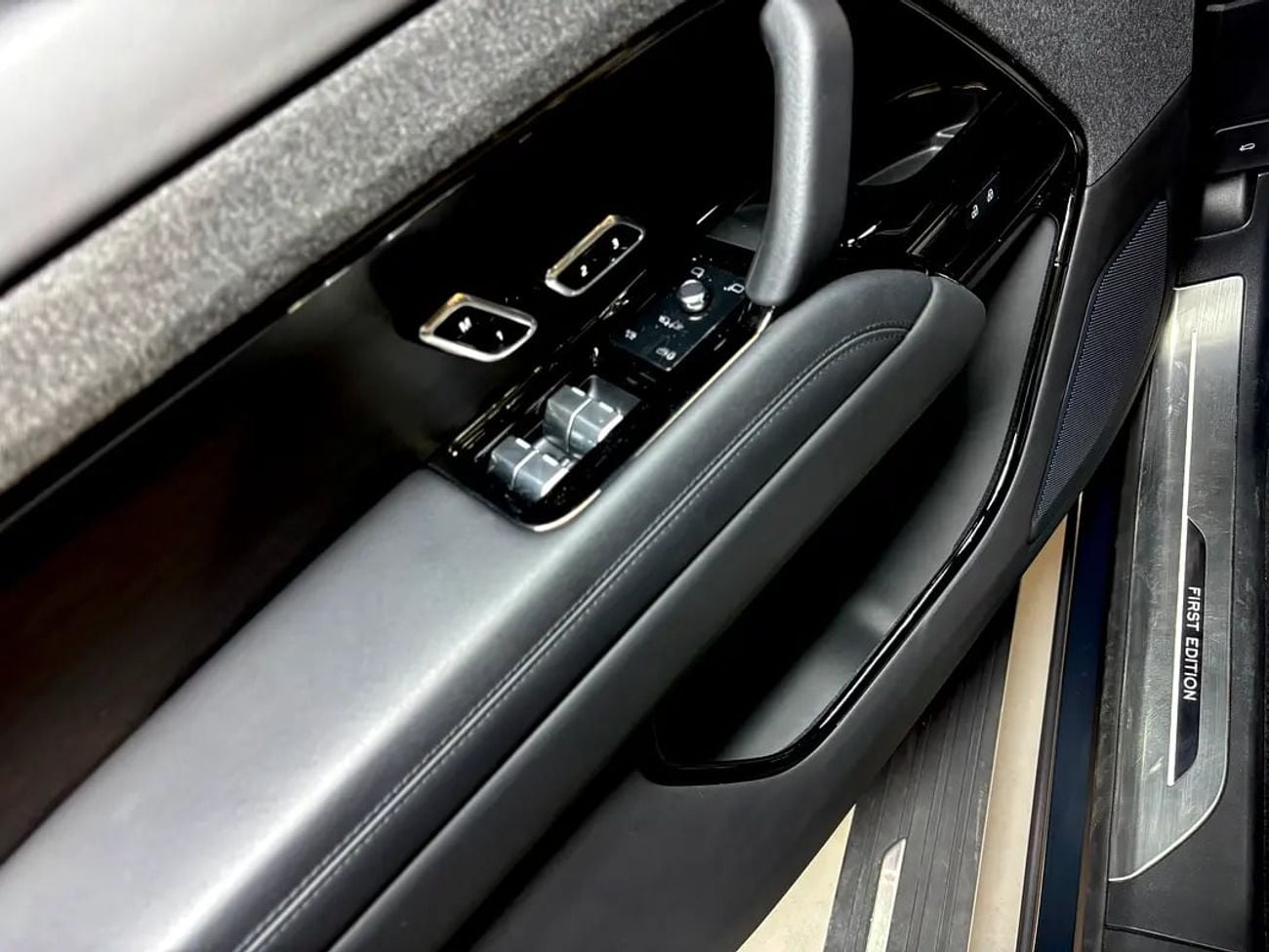 Land Rover Range Rover Sport FIRST EDITION