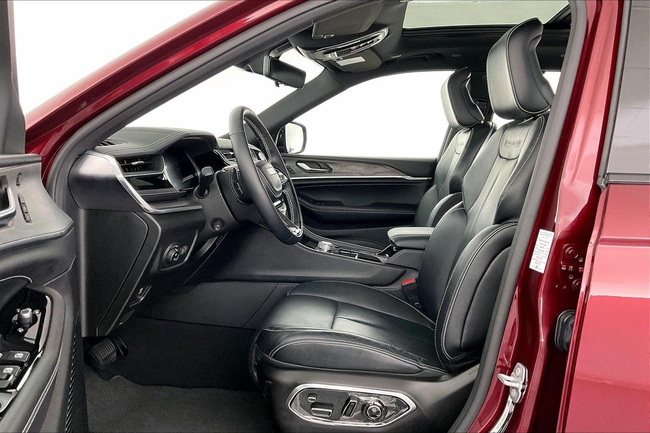 جيب جراند شيروكي Overland | ضمان مجاني لمدة عام | 0 دفعة أولى