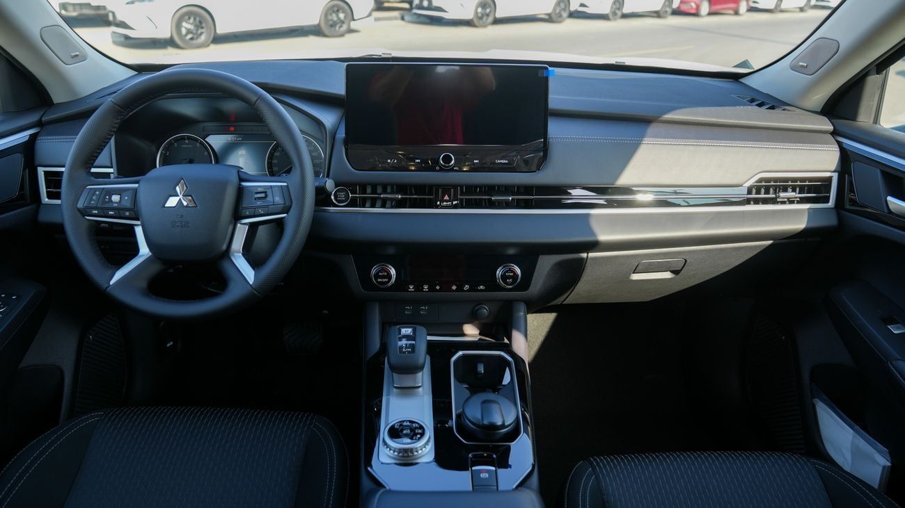 Mitsubishi Outlander Brand New 2026 Mitsubishi Outlander Medium Line (G05) 2.5L | 7-Seater SUV | GCC Spec | Export Only