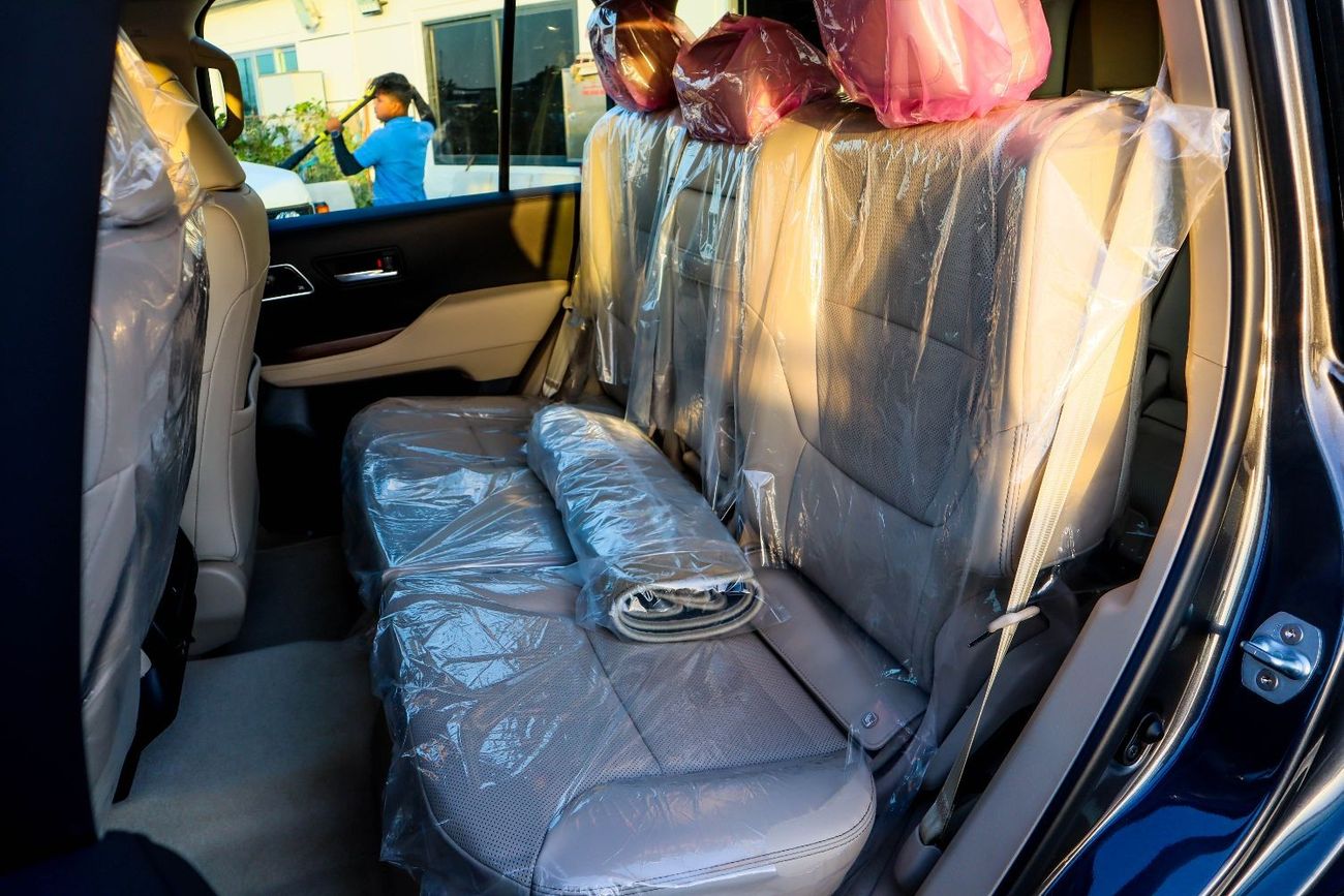 تويوتا لاند كروزر 2025 Toyota Land Cruiser GXR 3.5L (Full Option, Gray Color)