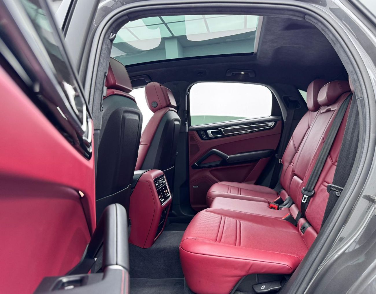 Porsche Cayenne GTS Coupe 2022 Porsche Cayenne GTS Coupe, Warranty, Full Porsche Service History, Low Km, GCC