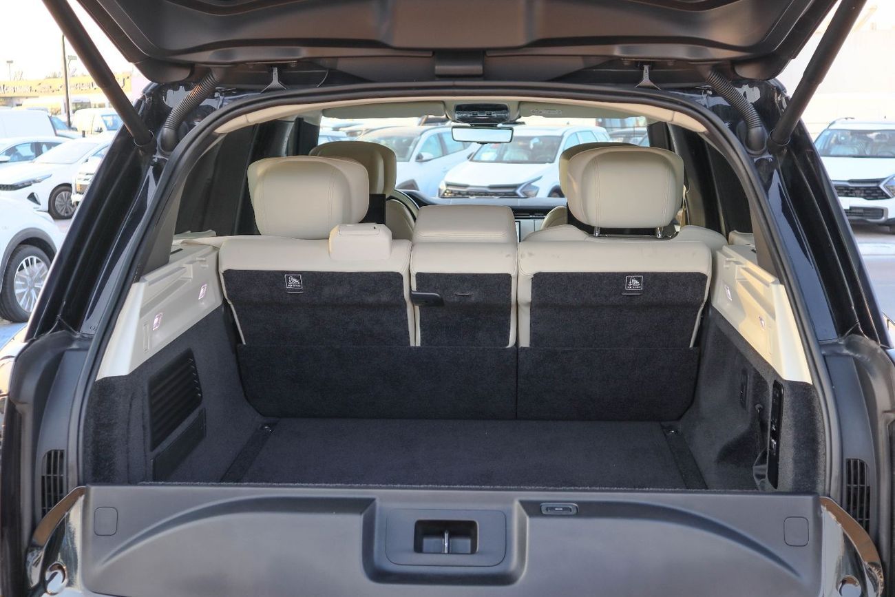 Land Rover Range Rover LWB Autobiography P400 3.0L LWB Autobiography P400 4.4L 2022 Land Rover Range Rover Autobiography 4.