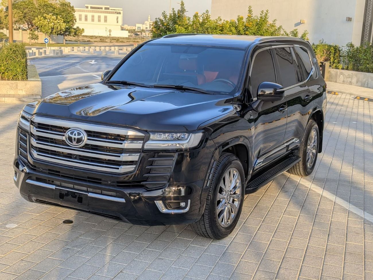 Toyota Land Cruiser  4.0L Completely Modified Exteriorly & Interiorly to 2025 model Year V6 1GR Petrol Engine Automat