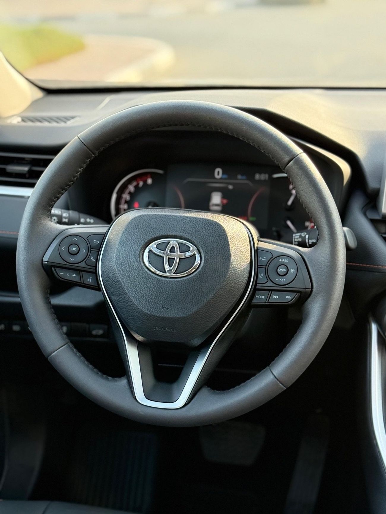 تويوتا راف ٤ Adventure Full Option 4WD Sunroof, leather, push start