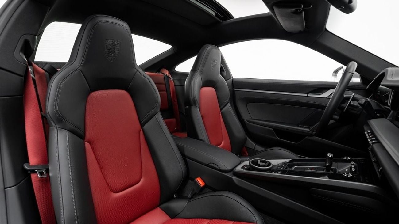 بورش 911 Carrera S - 2024 - GCC Specs - Under Warranty