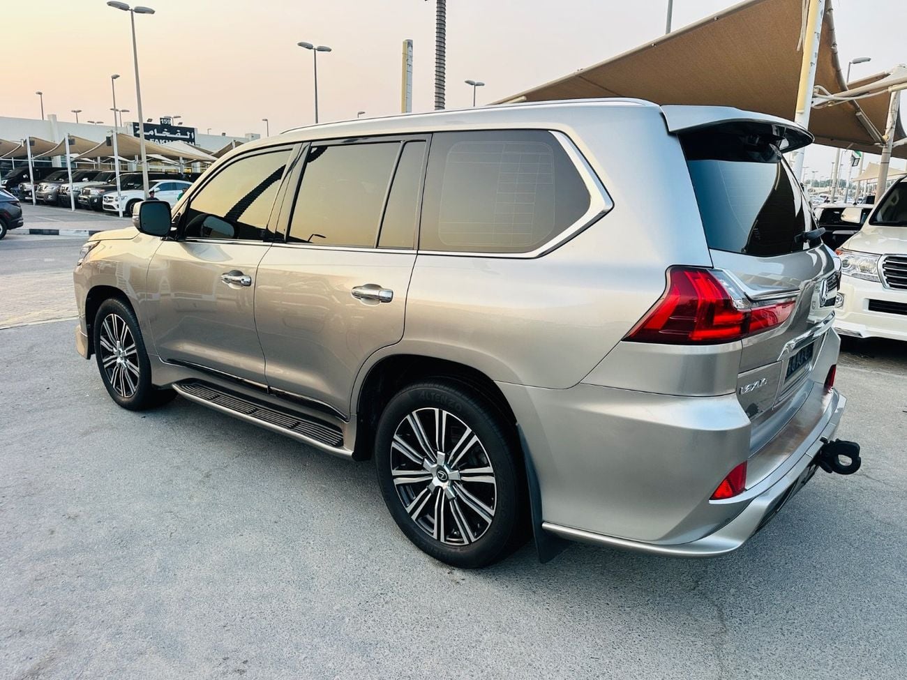 لكزس LX 570 PLATINUM SIGNATURE