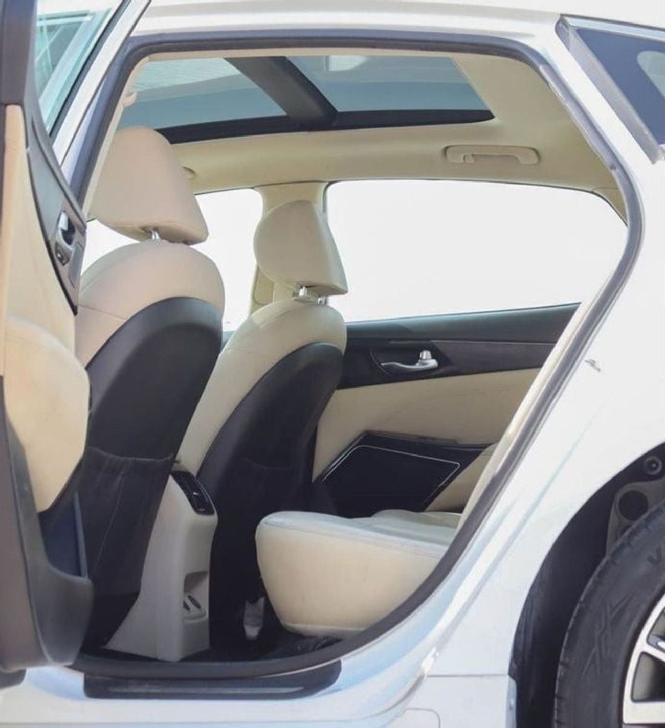 كيا كادنزا EX 3.3L KIA CADENZA V6, 2021 GCC accident-free in excellent condition 1367 P.M